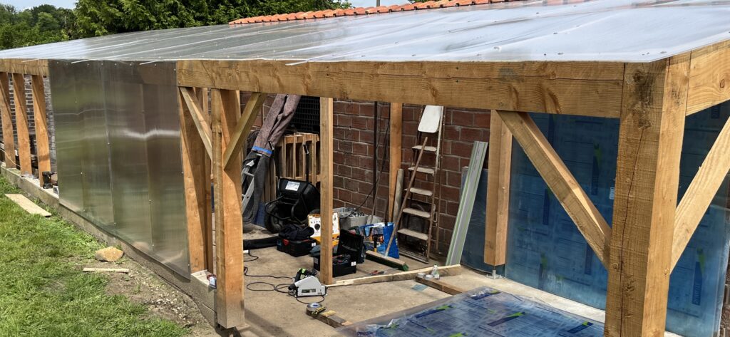 Serre 10m x 3 m x 3m douglas et polycarbonate